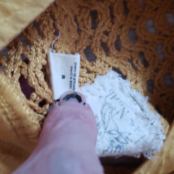 Crocheted top - Picture 4 of 4